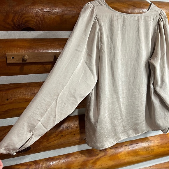 Carmen Marc Valvo Tan Women’s Blouse Large - Picture 5 of 5